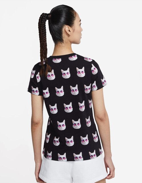 Playera Nike cuello redondo estampada para mujer en Liverpool