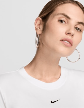 Playera manga corta Nike cuello redondo para mujer