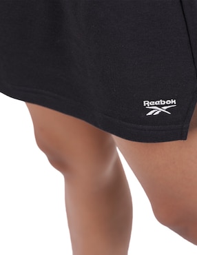 Falda corta Reebok a la cintura