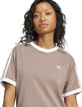 Playera manga corta Adidas Originals Adicolor cuello redondo para mujer
