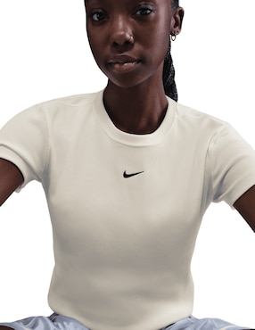 Playera manga corta Nike cuello redondo para mujer