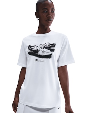 Playera manga corta Nike Sportswear cuello redondo para mujer