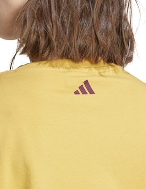 Playera manga corta Adidas Sportswear Farm cuello redondo para mujer