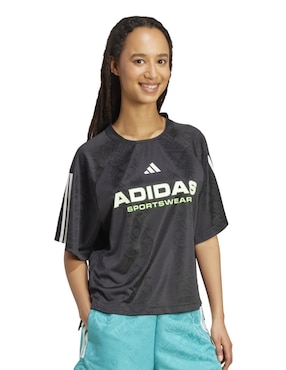 Playera manga corta Adidas Sportswear House Of Tiro cuello redondo para mujer