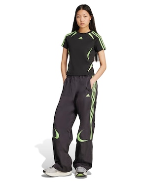 Playera manga corta Adidas Originals Adicolor cuello redondo para mujer