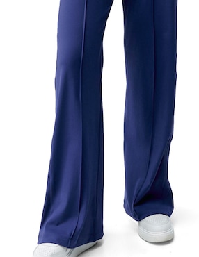 Pantalón relaxed Born acampanado para mujer