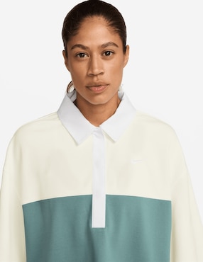 Playera manga al codo Nike cuello polo para mujer