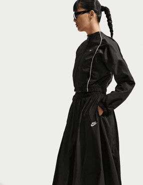 Falda crop Nike a la cintura