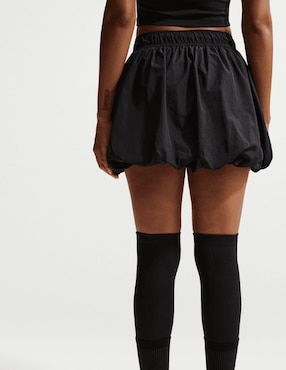 Falda corto Nike a la cintura