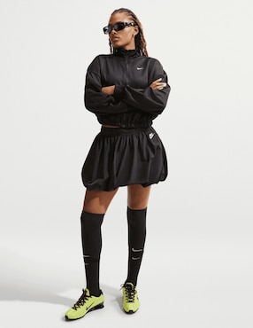 Falda corto Nike a la cintura