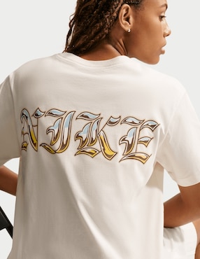 Playera manga corta Nike W Nsw Classic SS Tee Brb Chrme cuello redondo para mujer