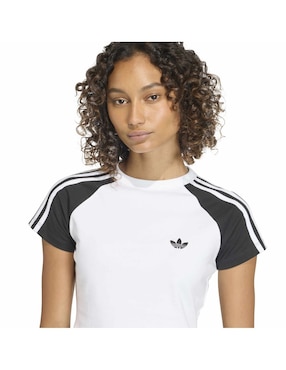 Playera manga corta Adidas Originals Adicolor cuello redondo para mujer