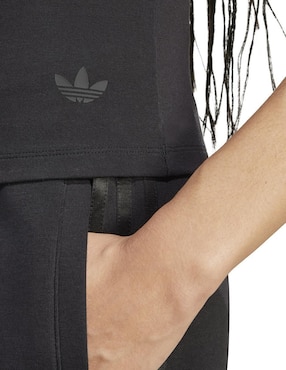 Playera manga corta Adidas Adicolor cuello con escote para mujer