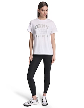 Playera manga corta Dkny cuello redondo para mujer