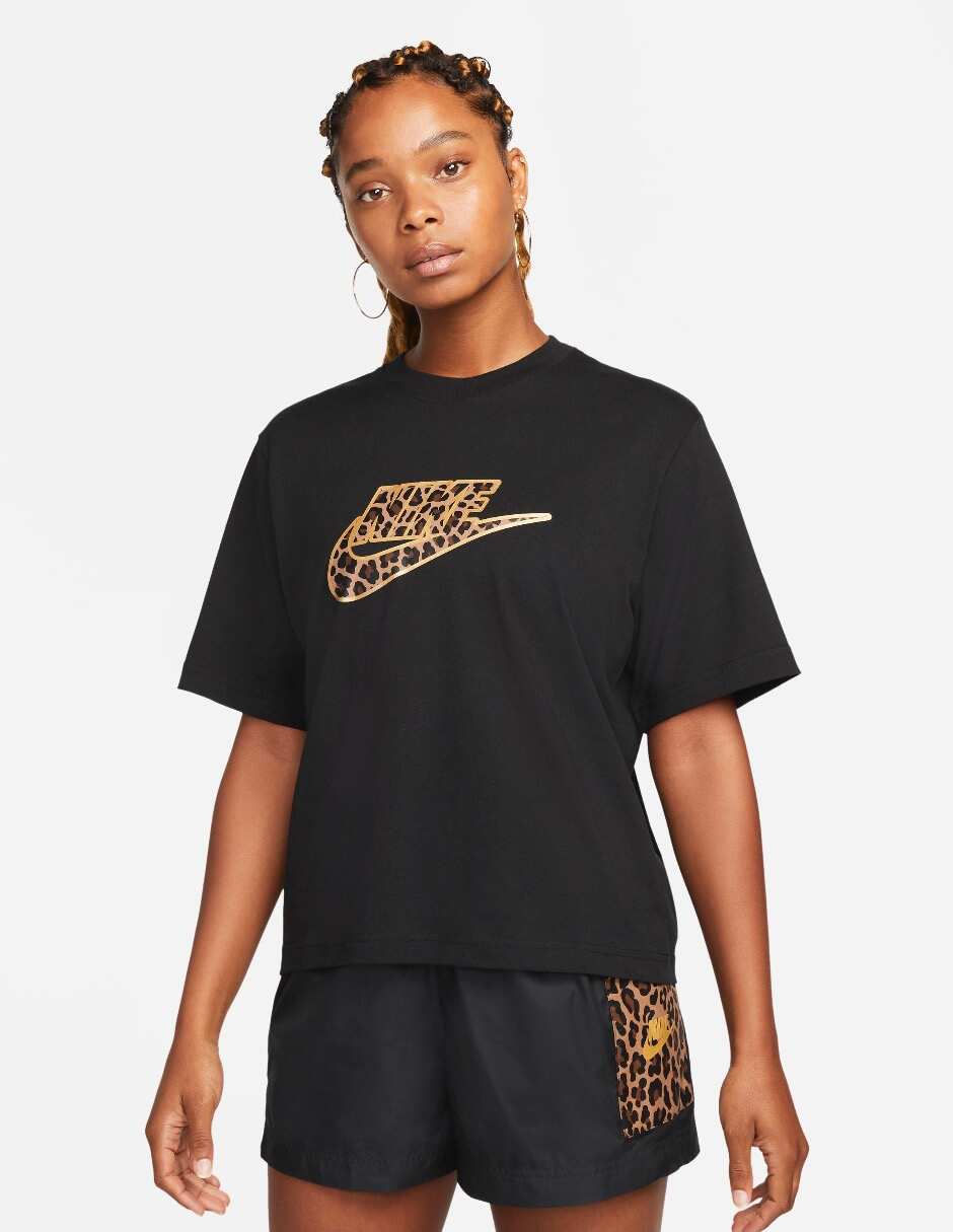 Playera Nike cuello redondo para mujer en Liverpool