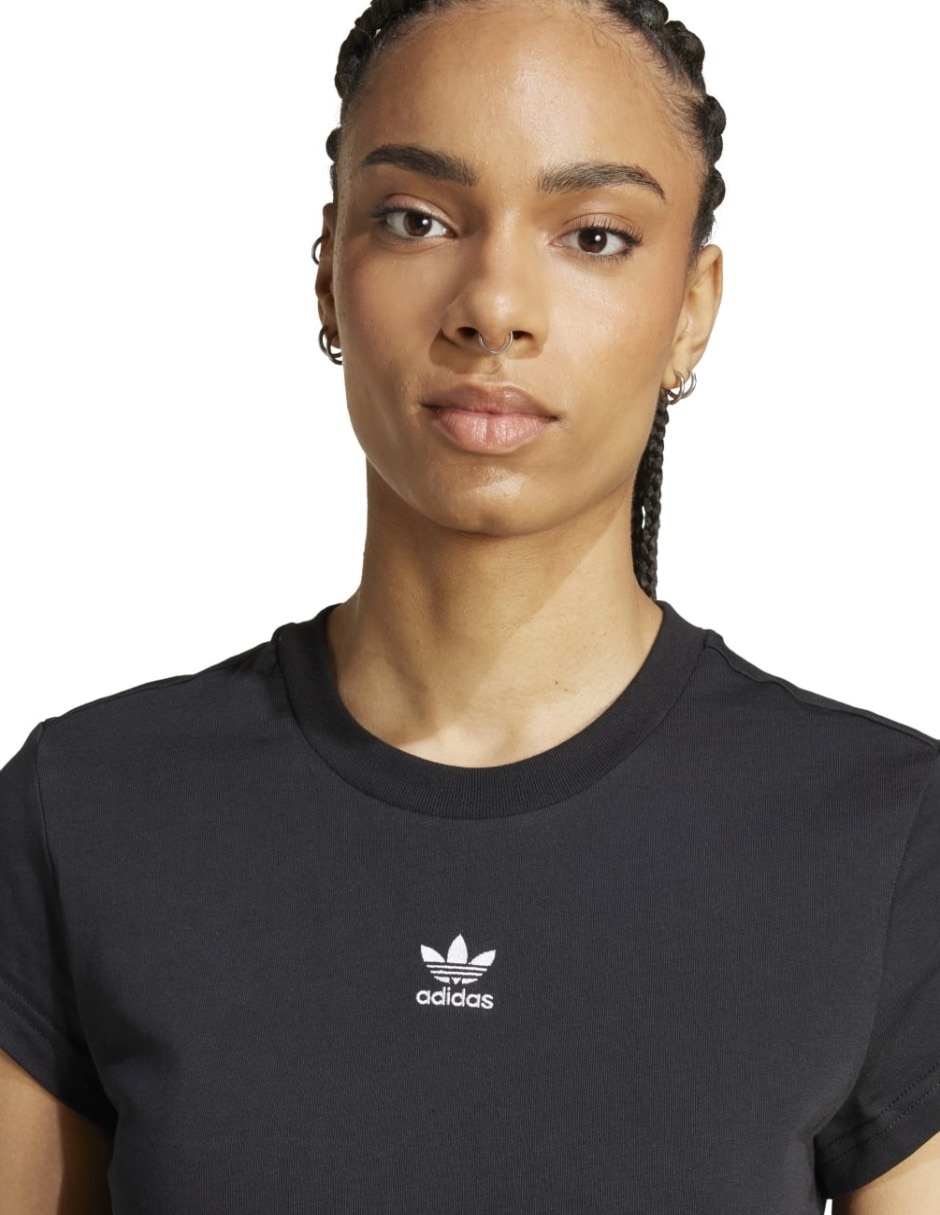 Playera manga corta Ess Slim Tee cuello redondo para mujer 4