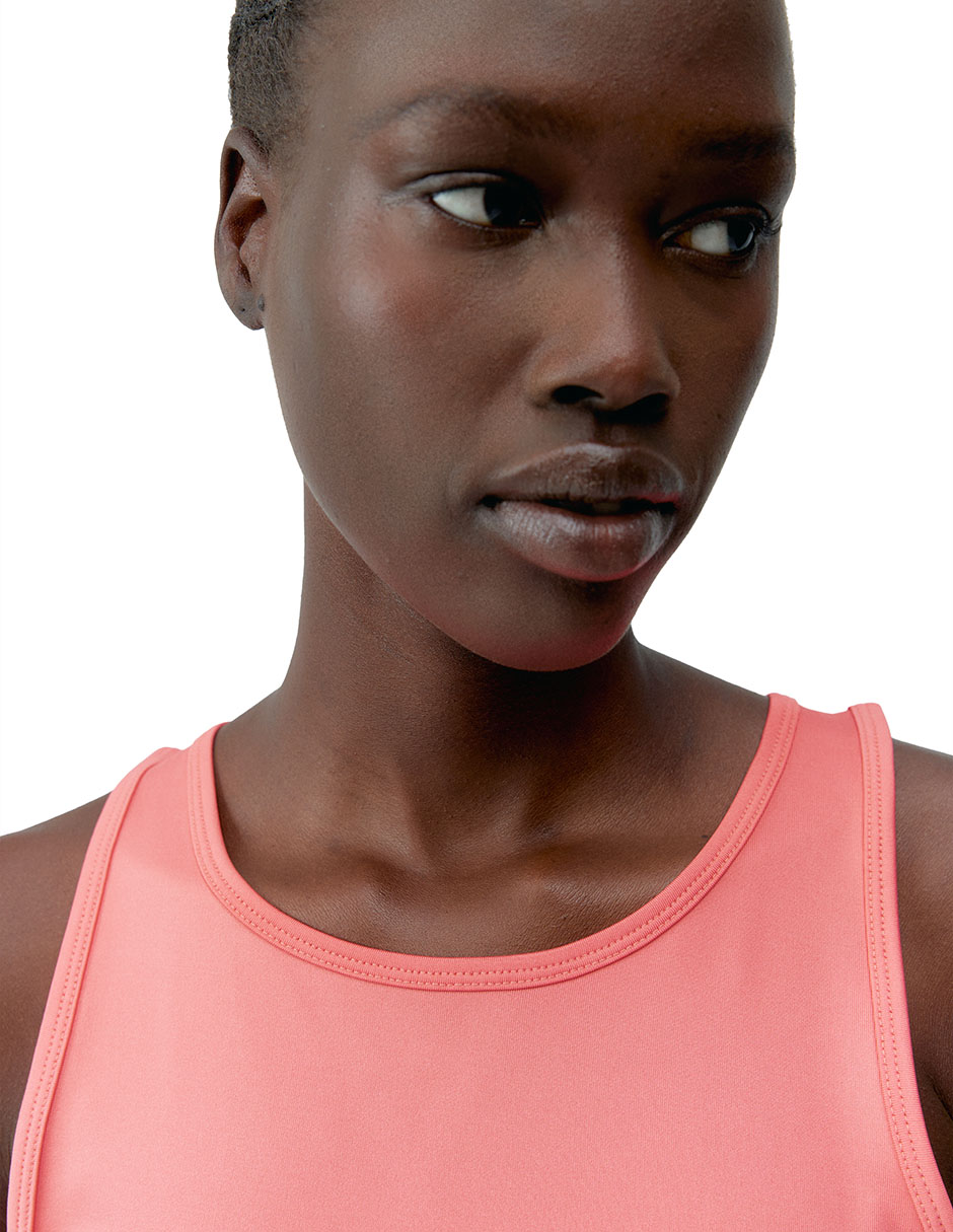 Playera cuello redondo para mujer 3