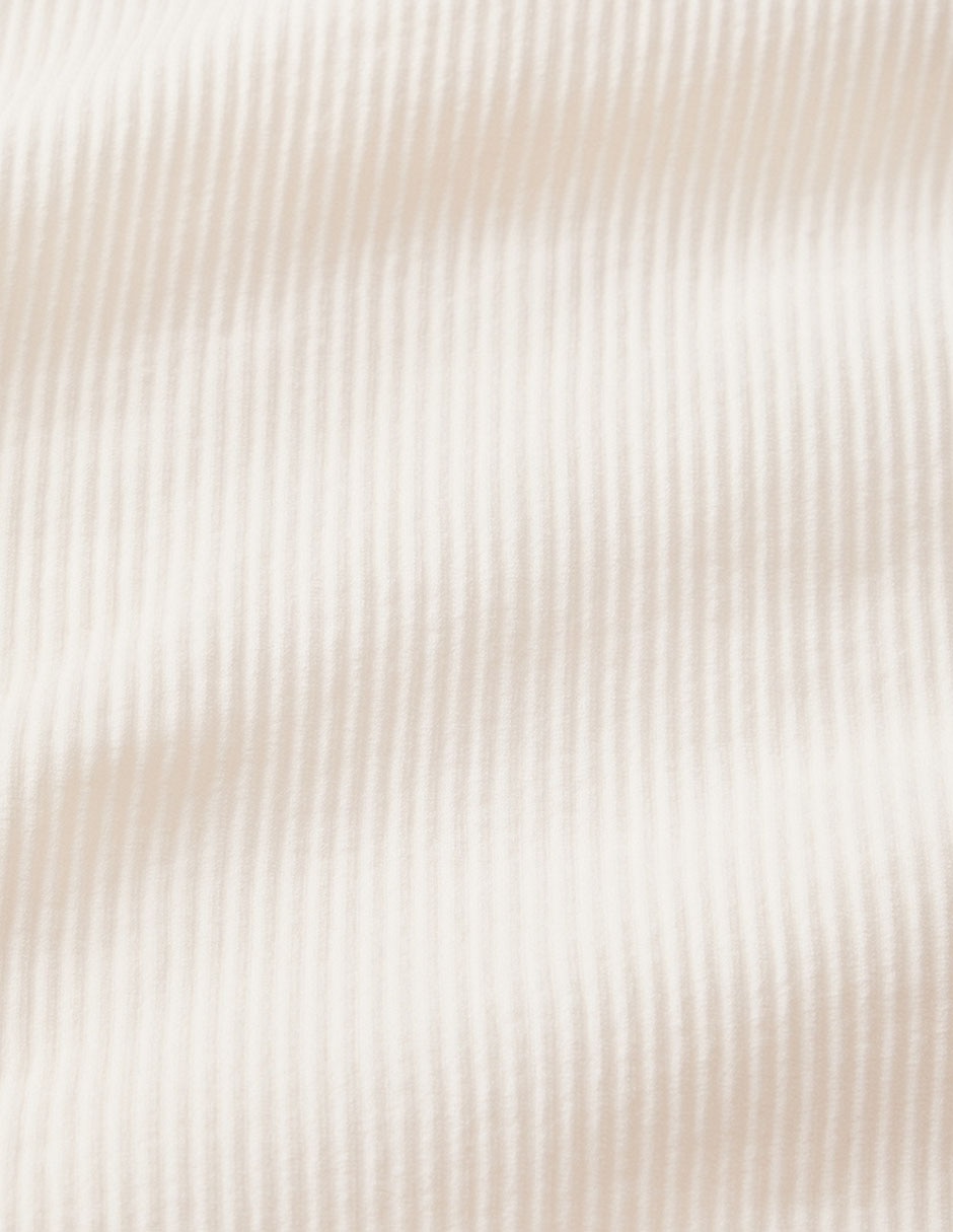 Playera cuello alto para mujer 4