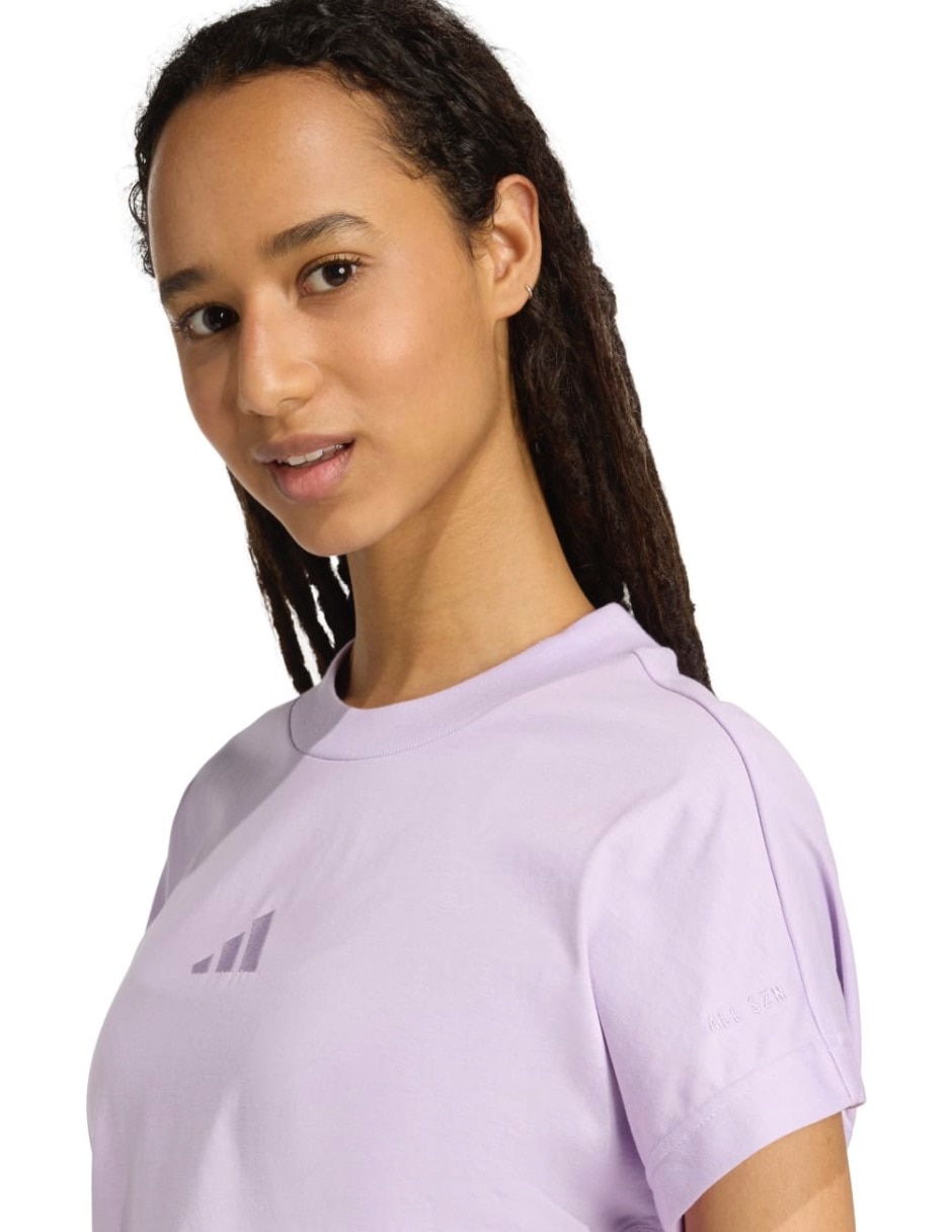 Playera manga corta All SZN cuello redondo para mujer 4