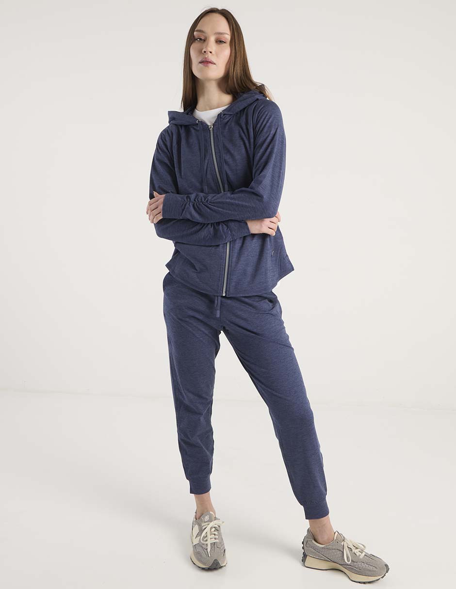 Sudadera con capucha y bolsa para mujer 3