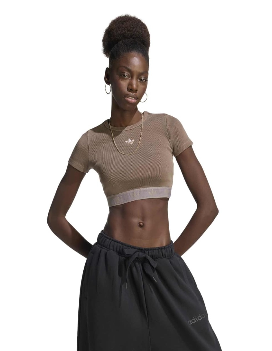 Playera manga corta cuello redondo para mujer
